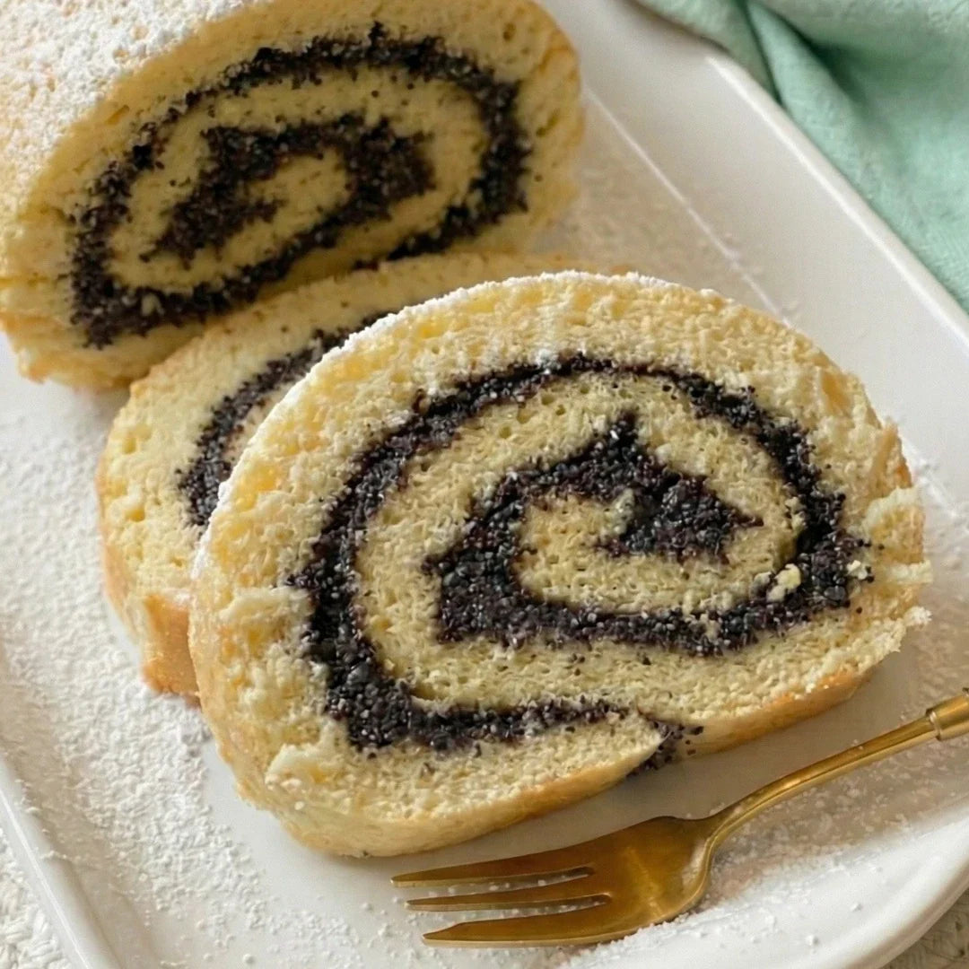 Mohn-Biskuitrolle – ketogene Variante